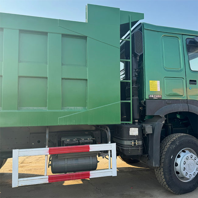 High Quality Sinotruk Howo 6x4 10 Tires Euro2 375Hp 420hp Tipper Trucks Load 40Tons Soil Sand Stone Coil Mining Dump Truck