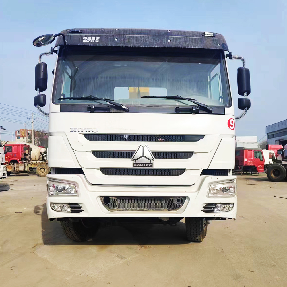 Sinotruk Howo 4X2 6X4 8X4 10 12 16 20 25 30Ton 400Hp Truck Mounted Crane